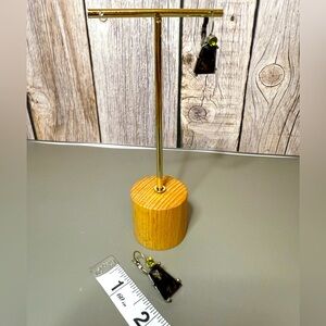 Mariana drop earrings. Black and green stones.